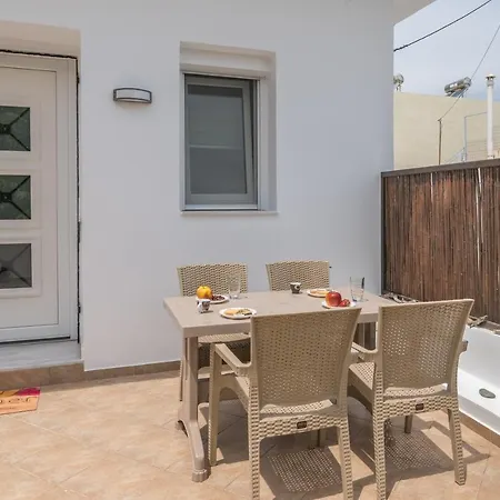 Nisida House Adamantas (Milos)